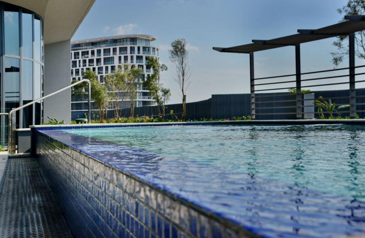 Courtyard Hotel Waterfall City Midrand Buitenkant foto